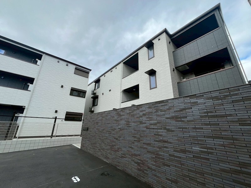 Armojour　Soirの物件外観写真