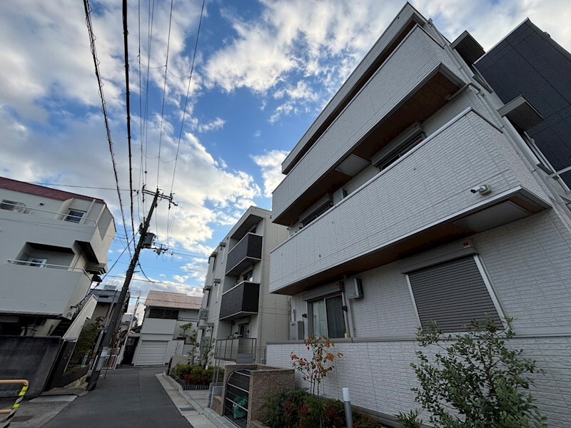 アングレームの物件外観写真