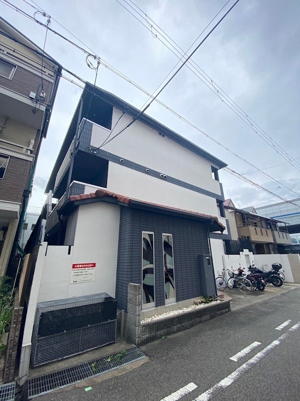 フェアリーテール出屋敷の物件外観写真