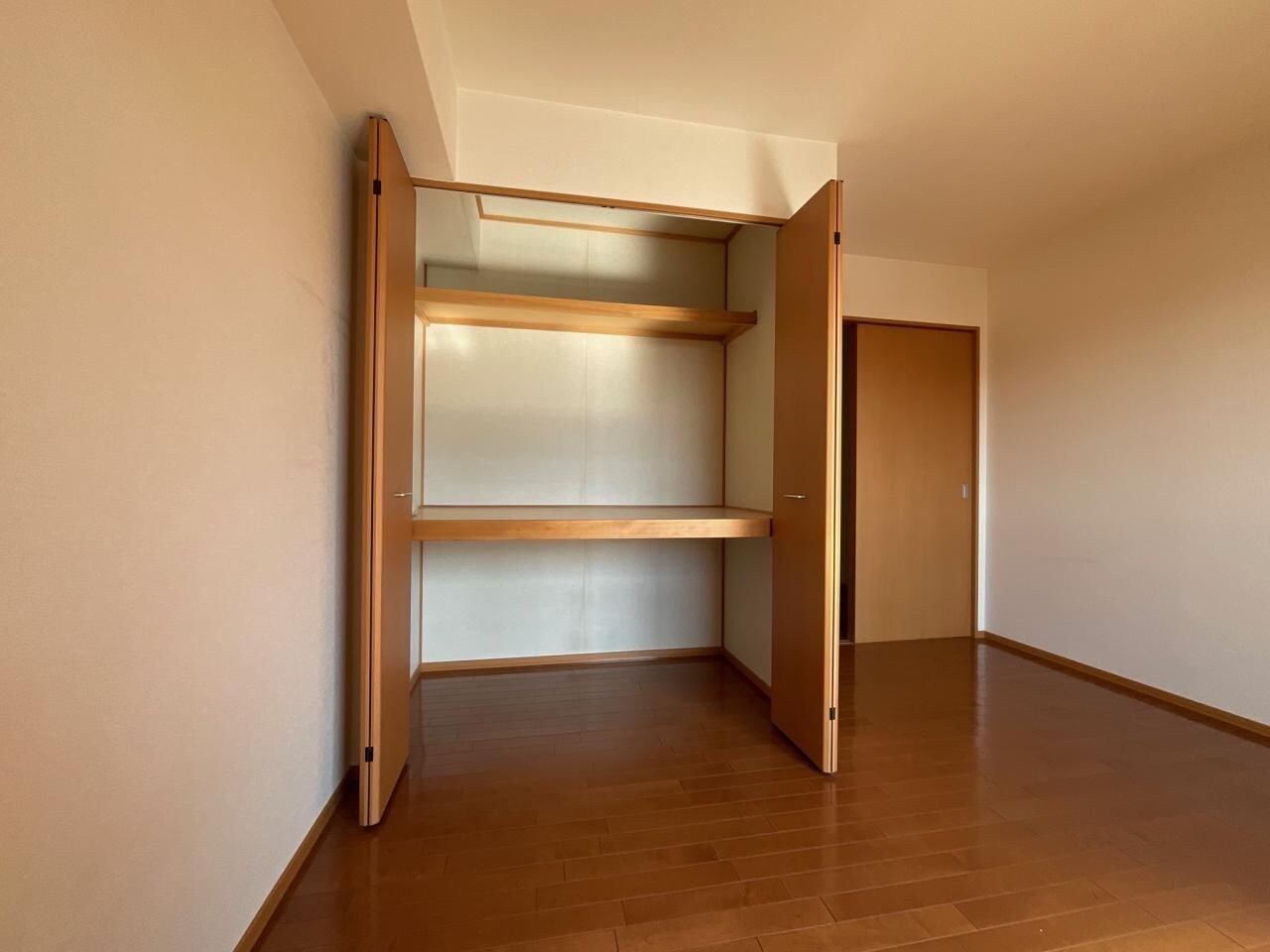 エスコート行基の物件内観写真