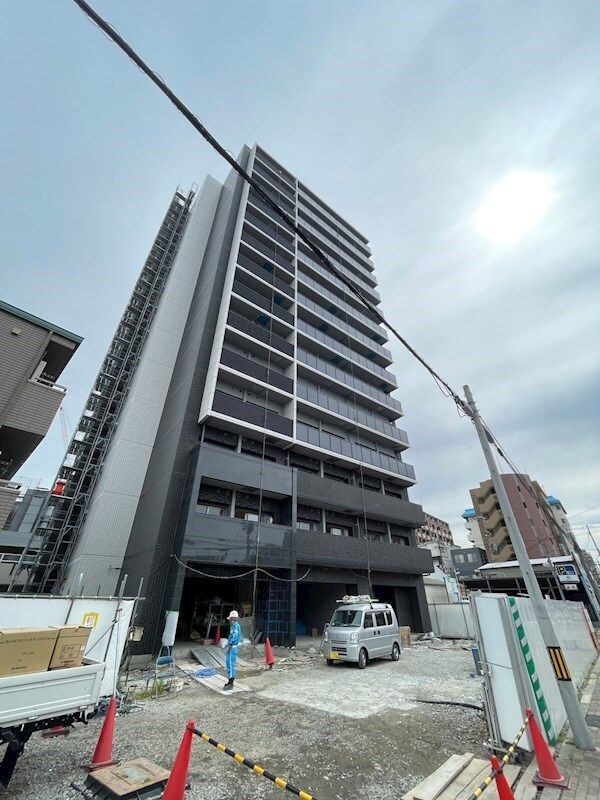 プレサンス東三国エンブレイスの物件外観写真