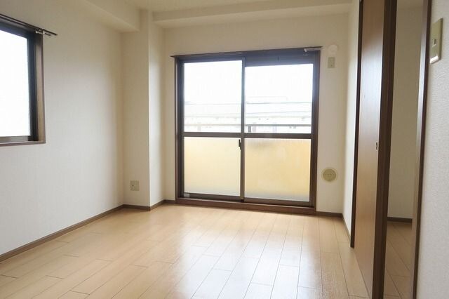 ヴィヴィッドの物件内観写真