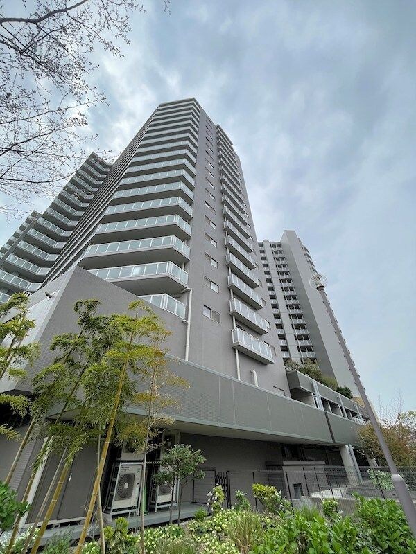 ディーグラフォート千里中央の物件外観写真