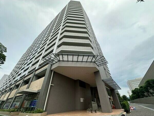 ディーグラフォート千里中央の物件外観写真