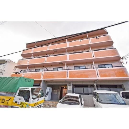 ローレル関大前の物件外観写真