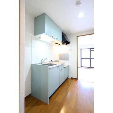 ローレル関大前の物件内観写真