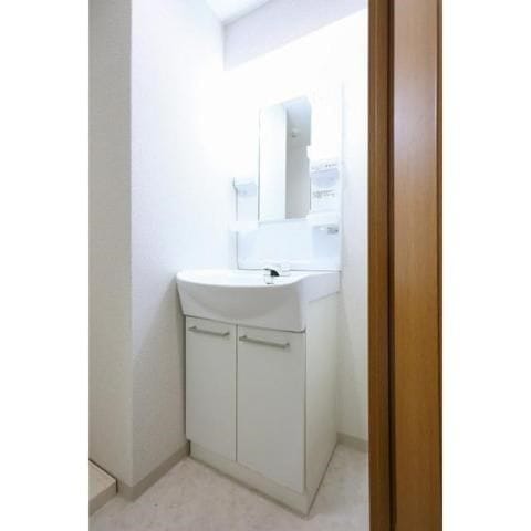 ローレル関大前の物件内観写真