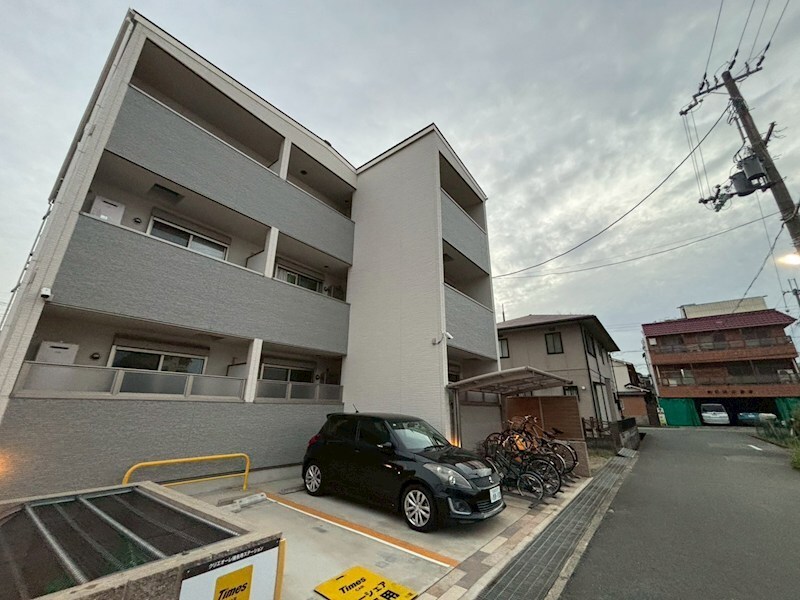 クリエオーレ猪名寺の物件外観写真