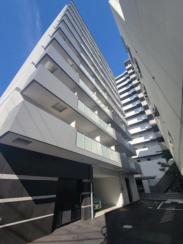 アルティザ江坂の物件外観写真