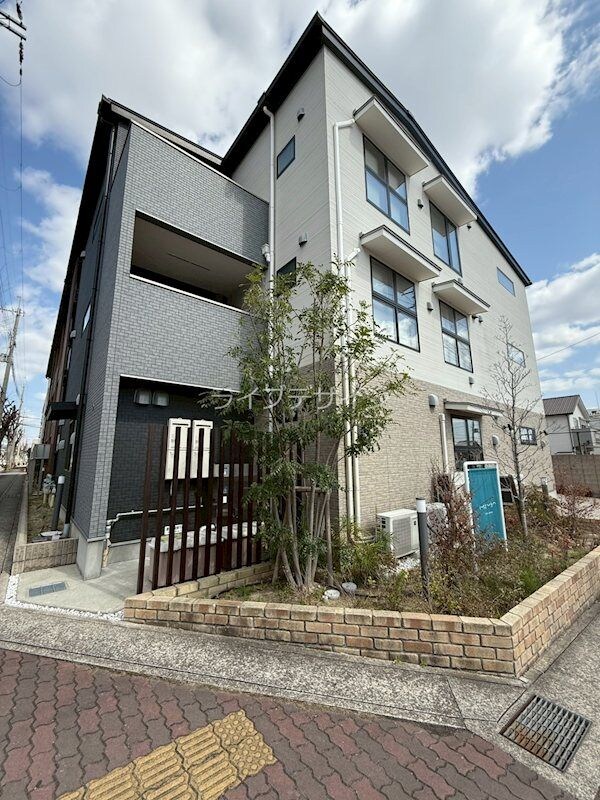 Pスマイルカーサ　バラ公園の物件外観写真