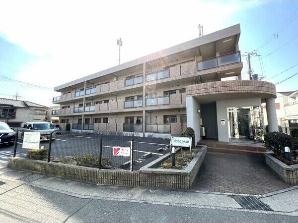 アップルロードの物件外観写真