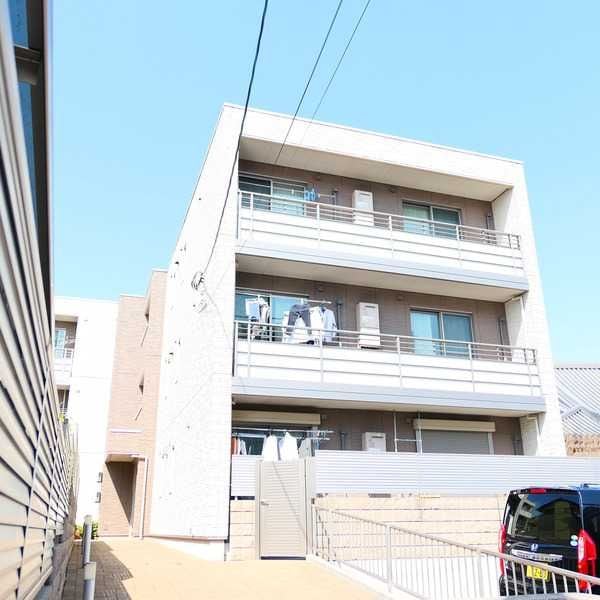 メゾン・スクエアヒルズの物件外観写真