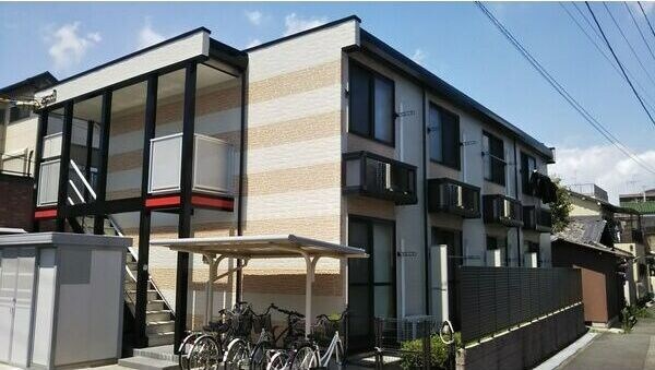 レオパレス近松の物件外観写真