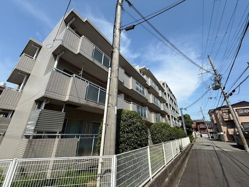 エムグランツ弐番館の物件外観写真