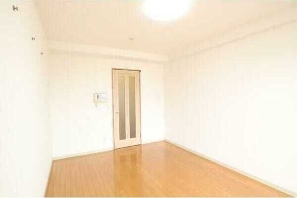 ロイヤル御幣島の物件内観写真