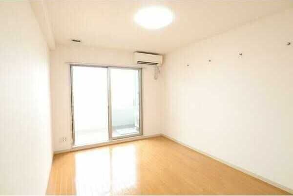 ロイヤル御幣島の物件内観写真