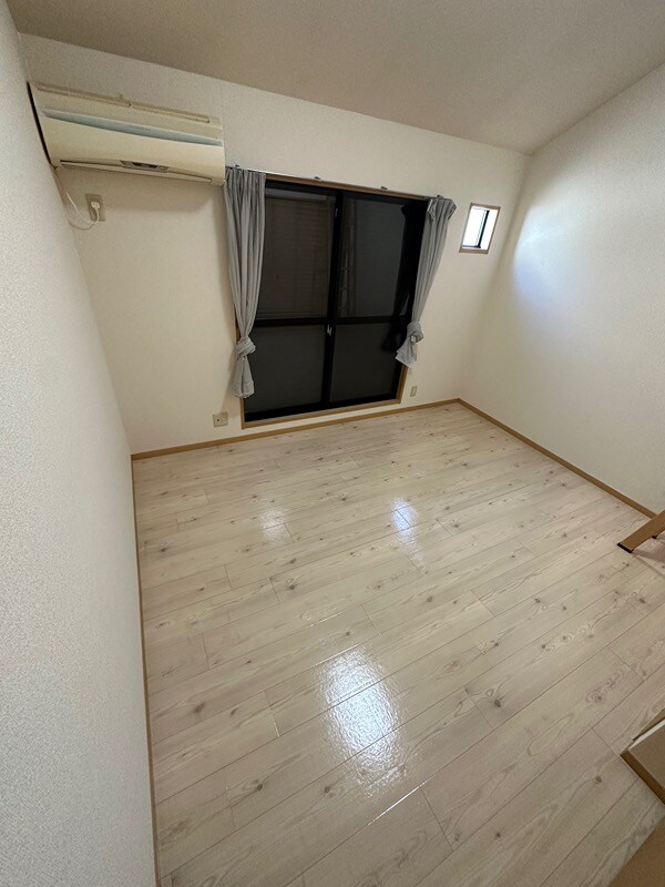 メゾンソレイユ岡町の物件内観写真