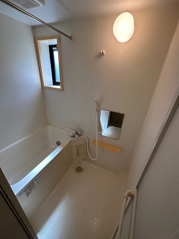 メゾンソレイユ岡町の物件内観写真