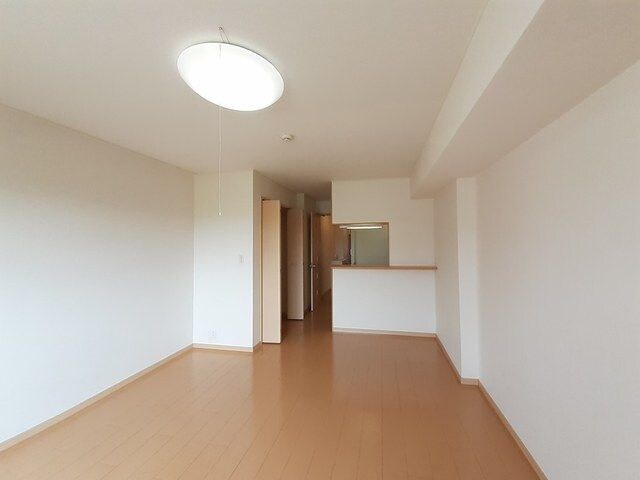 エレガンシアの物件内観写真