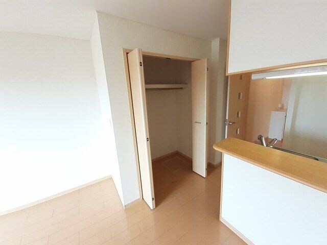 エレガンシアの物件内観写真