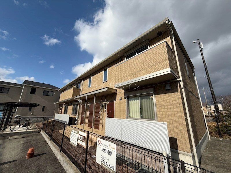 ラ　フレーズの物件外観写真