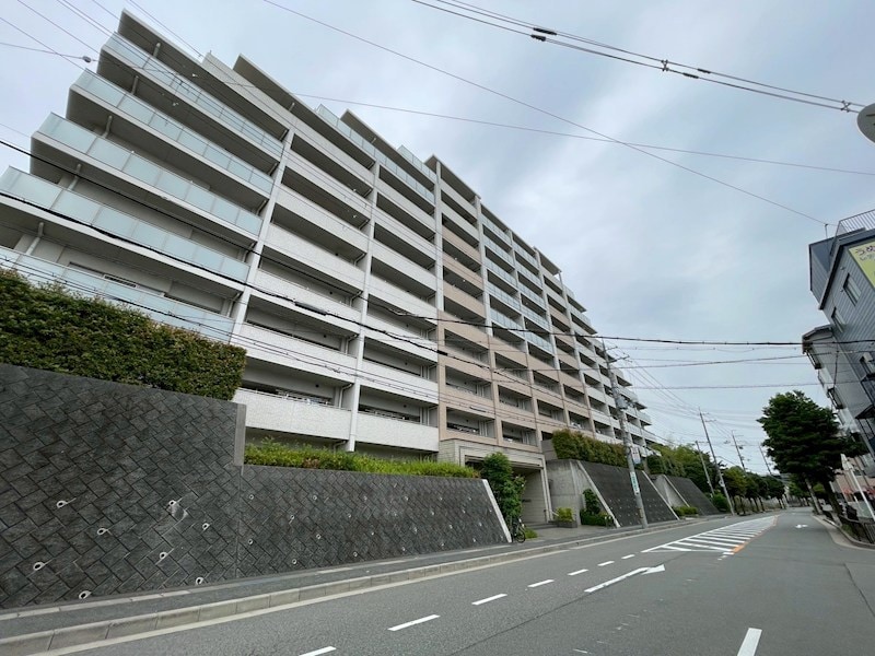 プラウド豊中　服部緑地の物件外観写真