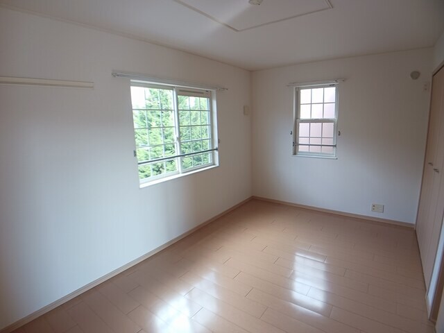 プチメゾン山手の物件内観写真