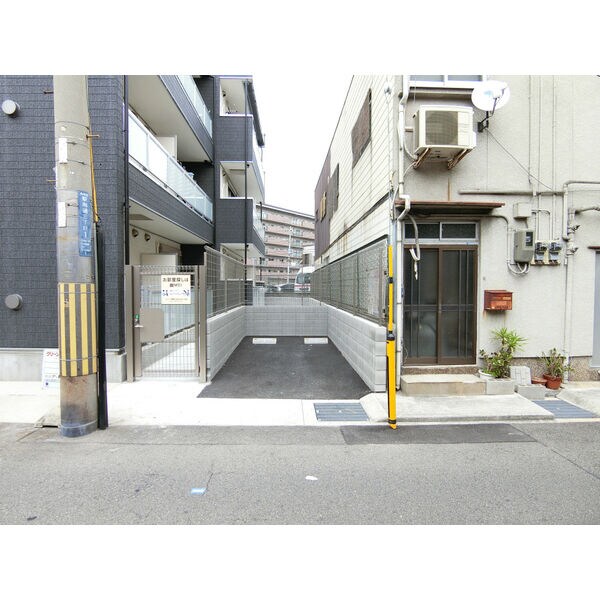 リブリスカイブルーサンの物件外観写真