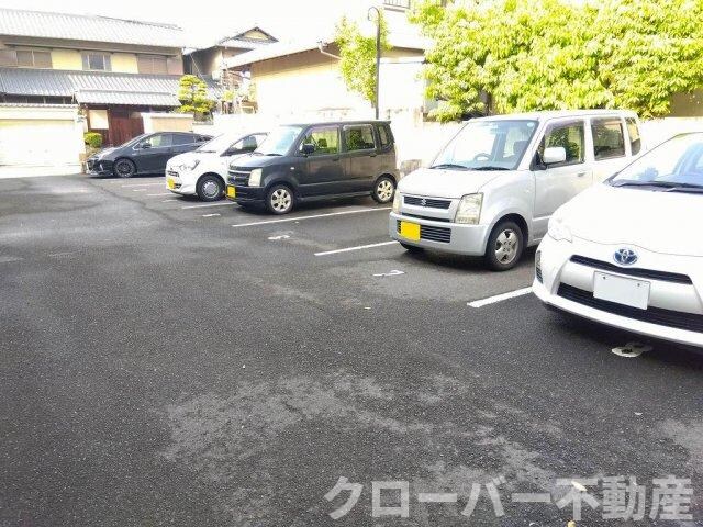 レオパレスウィスタリア坂出の物件外観写真