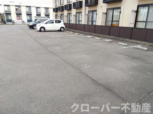 レオパレスブレッツァの物件外観写真