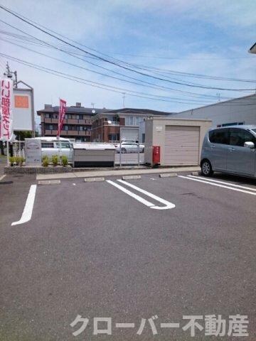 リラ・ハウスの物件外観写真