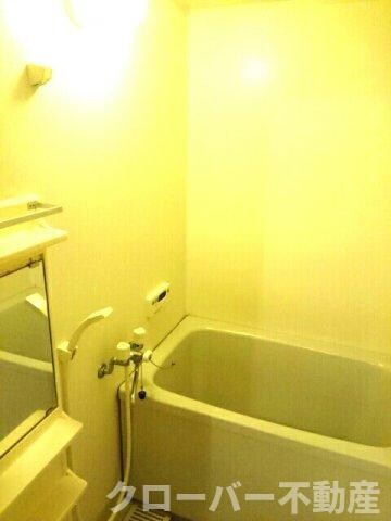 ヴィラ・ヒューゲル　Ｂの物件内観写真