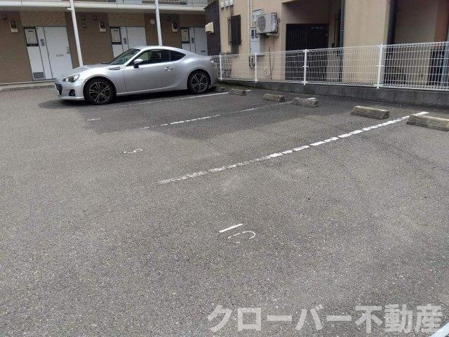 レオパレス富の物件外観写真