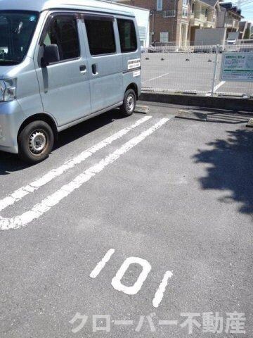 サニーハウスの物件外観写真