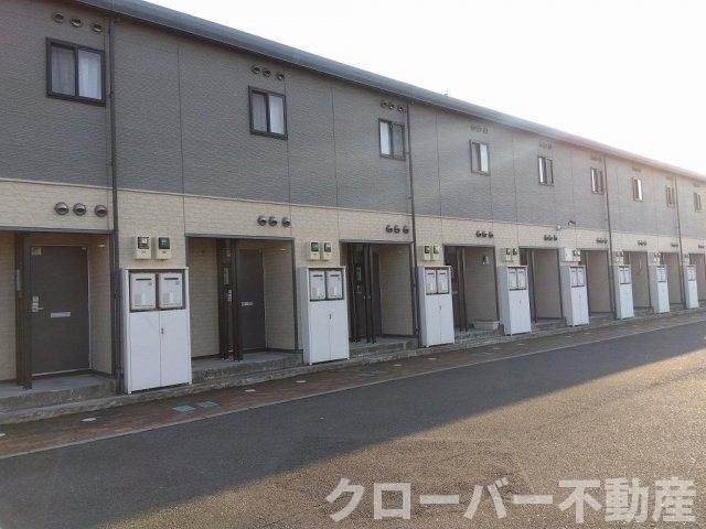 レオパレスシュトラールの物件外観写真