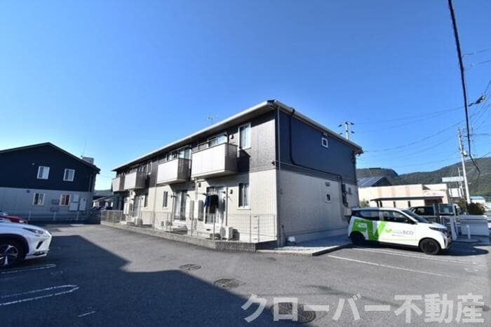 プラティーク ハバラの物件外観写真