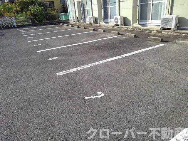 レオパレスＡＭＯＲＥの物件外観写真