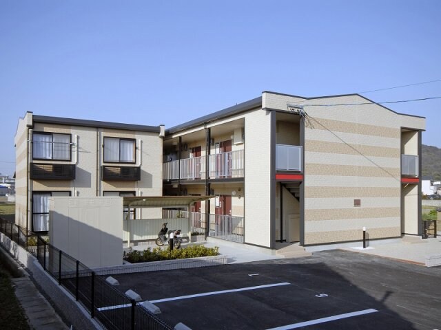 レオパレスヴィラージュ丸亀の物件外観写真