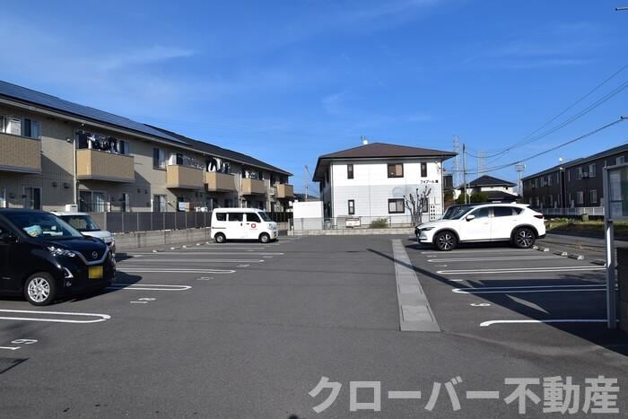 シャンゼリーゼの物件外観写真