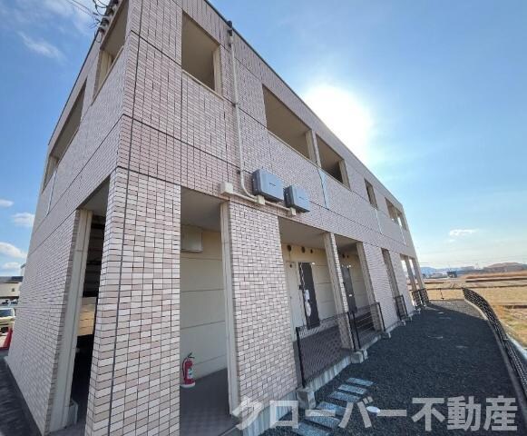 グランシャリオの物件外観写真