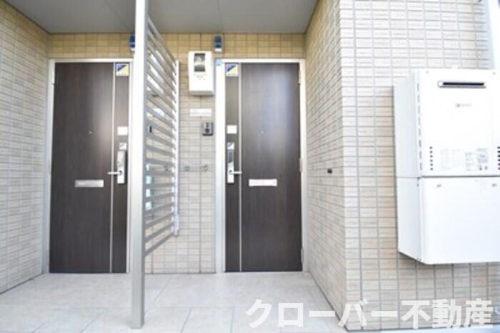 シャンゼリーゼの物件外観写真