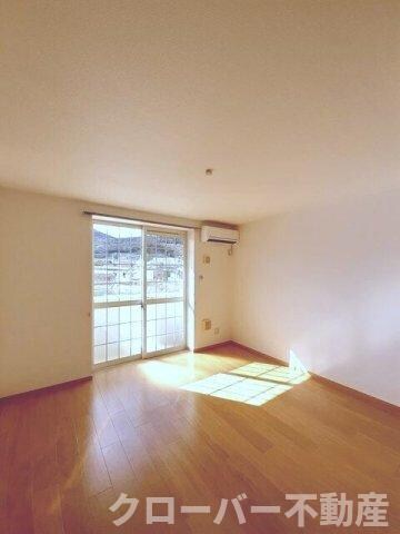 クリアネス・リリーＢの物件内観写真