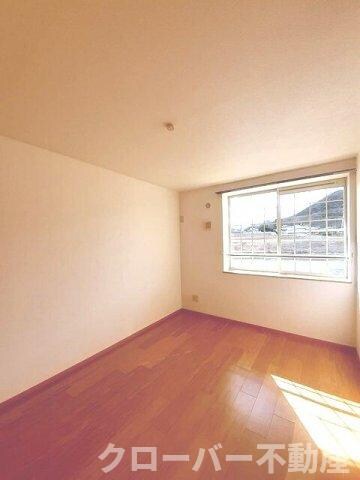 クリアネス・リリーＢの物件内観写真