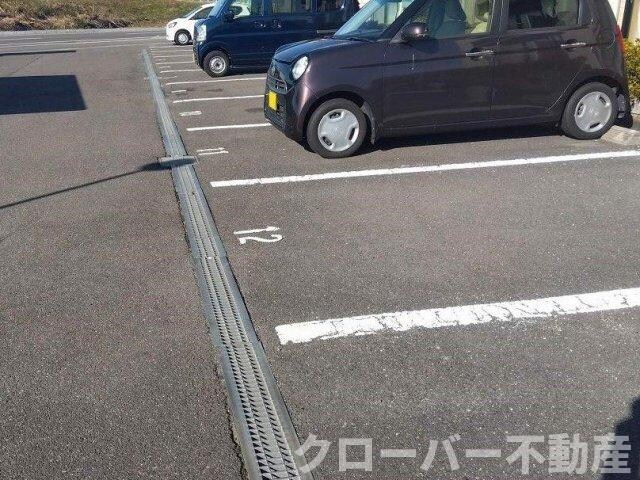 レオパレスフリューゲルの物件外観写真