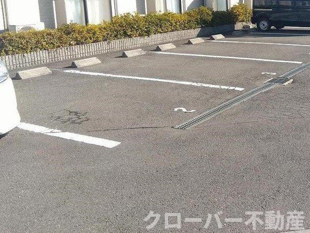 レオパレスフリューゲルの物件外観写真