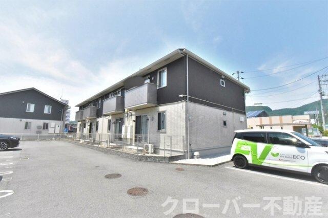 プラティーク ハバラの物件外観写真