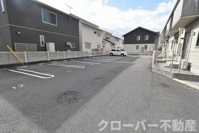 プラティーク ハバラの物件外観写真