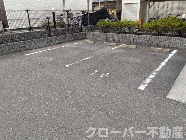 レオパレスアリナンの物件外観写真