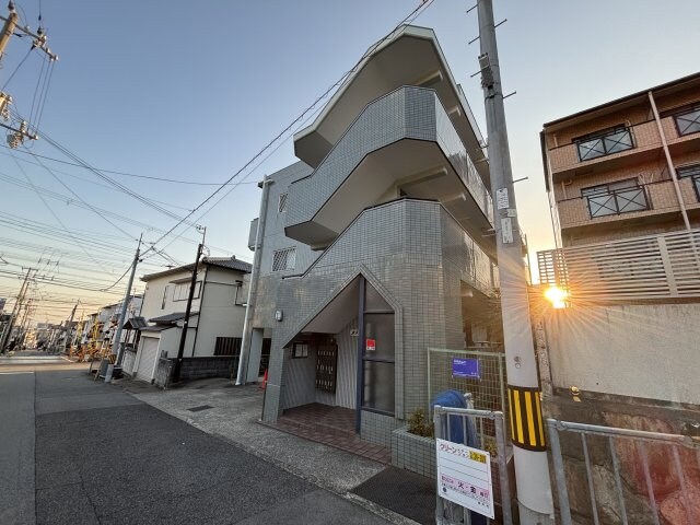 メゾンフレールの物件外観写真