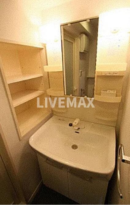 ラグジュアリーアパートメント御徒町の物件内観写真